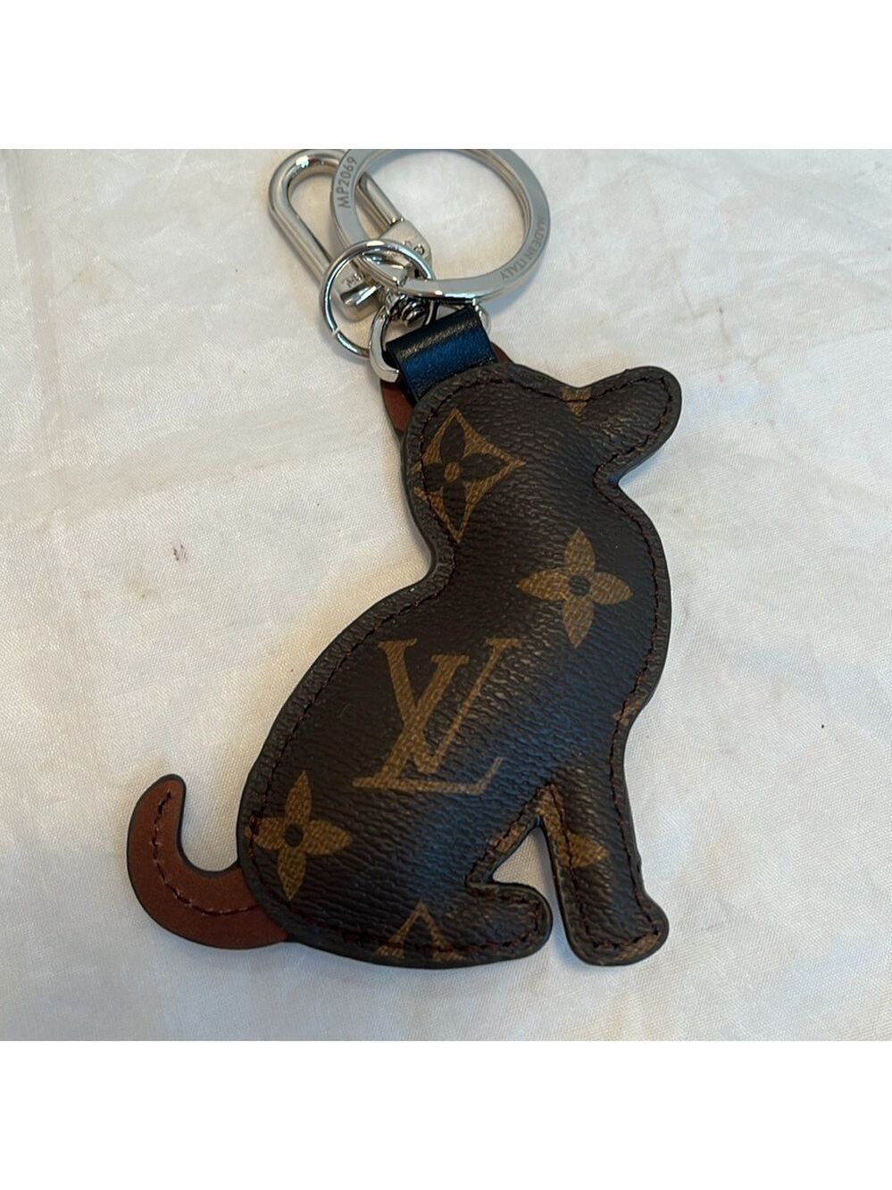 Louis Vuitton Monogram Doggy Bag Charm/Keychain - Picture 7 of 11